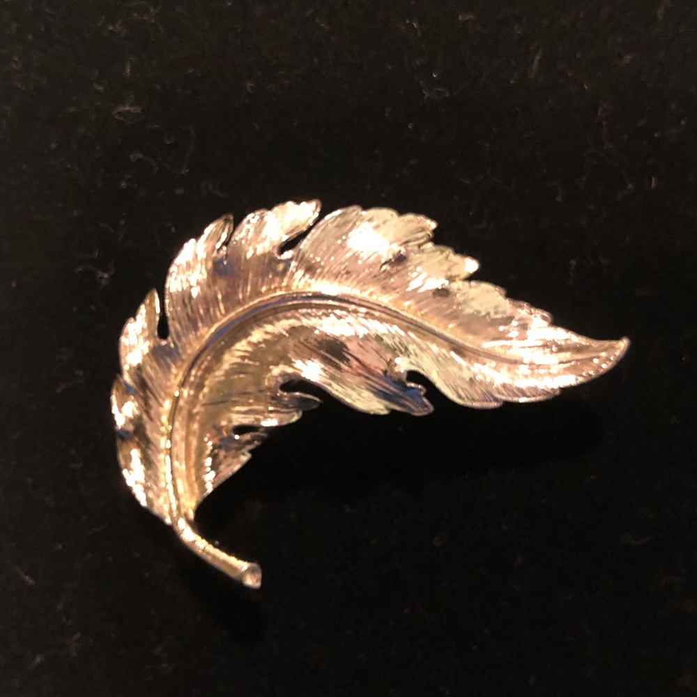 Vintage Costume Leaf / Feather Brooch